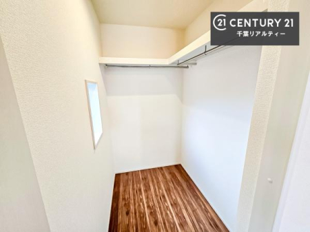 ���[ �E�H�[�N�C���N���[�[�b�g�t���ł��B��������̂��m���Ȃǂ����[���Ă��������ł��ˁI���ɂ���@�������ȂǋG�ߕ��̑傫�ȉƓd�����[�ł��܂��I