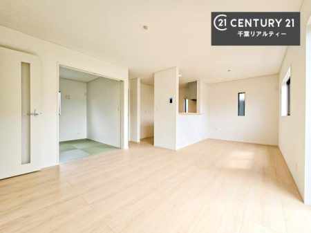 ���r���O �D�����z���܂肪���r���O����ł���ċ��S�n�̗ǂ���Ԃ����o���Ă���܂��I
���났�̎��Ԃ��߂����܂��I