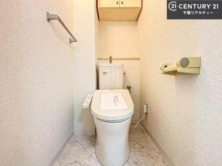 �g�C�� �������֍��ɂ��A�~��͕֍����g�����ł���̂ŗ₽���֍��ɍ��炸�ɍςފ������d�l�ł��I�V���v���ȃJ���[����Ƃ��Ă���̂ŁA������ꂪ���₷���ł��B