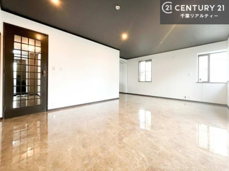 ���r���O �S�n�ǂ����r���O�͉Ƒ������R�ƏW�܂�܂��B�Ƒ��c�R�̎��Ԃ����������ł��B���Ƒ��ƁA����w�[���������Ԃ��߂��������ł��ˁB