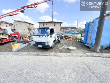 ���ԏ� ���ԃX�y�[�X��2�䕪����܂��I�Z�J���h�J�[�͂������A�o�C�N�⎩�]�ԂȂǂ��u���ꏊ�ɍ���܂���B