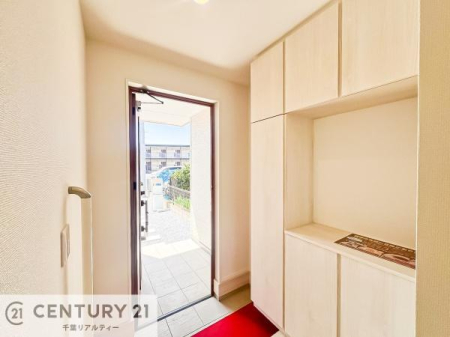 ���� �y���d�l�z�V���[�Y�{�b�N�X�t���Ȃ̂ŁA���ւ��Еt�����|�������₷���ł��I
�X�b�L���������ւŌ˂��J�����u�ԁA�������̂���S�n������Ԃ��o�}���Ă���܂��B
