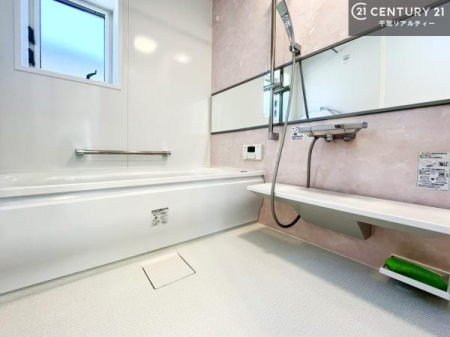 ���� �L�X�o�X�ň���̔������t���b�V���B�����L�΂���̂ŁA�����ɂ��������ƐZ����܂��ˁI�����̃o�X�^�C�����y���݂ɂȂ�܂��B