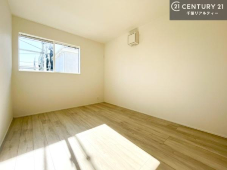 �m�� ���邭���ʂ��̗ǂ������ł��B�u�V���v���v�Ƀf�U�C�����ꂽ�����B���R�x�������̂ŉƋ�⃌�C�A�E�g�ł��D�݂̋�Ԃ�n��グ���܂��B�����x�A���n�ɂĂ��m�F���������B�i�{�H��j