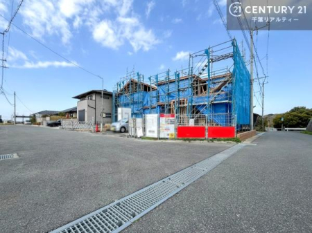 �O�ʓ��H�܂ތ��n�ʐ^ ���邭�J���I�Ȋp�n�ł�������ґ�Ȃ��Z�܂������܂��񂩁B