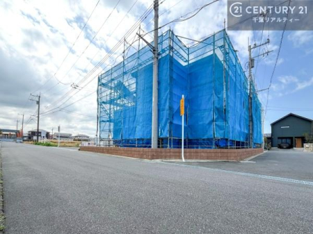 �O�ʓ��H�܂ތ��n�ʐ^ �S�䂭�܂Ō��n����������������悤�A�����ē��̂��p�ӂ������Ă���܂��B���C�y�ɂ��₢���킹�̏�A���z�̕�炵�ւ̈�������i�߂��������I