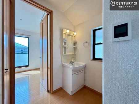 ���ʑ�E���ʏ� �g�Ȃ�𐮂�����ʏ��́A���������厖�ł��I������̐������̂��镵�͋C�����o�I�C�����悭���g�����������܂��B�L�X�����X�y�[�X���������ł��ˁI
