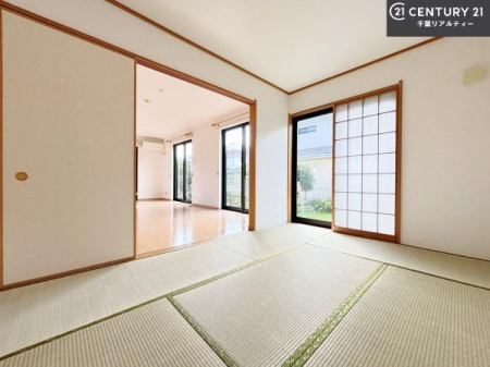 �a�� ���r���O�Ɨאڂ����a���ł��I�Ǝ��̋x�e�X�y�[�X��L�b�Y�X�y�[�X�Ƃ��Ċ��p����̂��悳�����ł��ˁI
�a���̎g�����͖�����I���[�X�y�[�X�������Ղ�ł��I