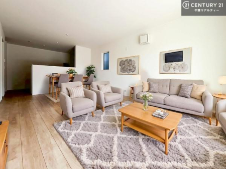 ���r���O �Ƌ��CG�p�[�X�ł��B�S�n�ǂ����r���O�͉Ƒ������R�ƏW�܂�܂��B�Ƒ��c�R�̎��Ԃ����������ł��B���Ƒ��ƁA����w�[���������Ԃ��߂��������ł��ˁB�i�{�H��j