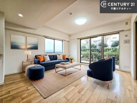 ���r���O �Ƌ��CG�p�[�X�ł��B�L�X�_�C�j���O�X�y�[�X�I������肨�H���B�΂��������y�������Ԃ��߂����܂��B���X�̔���������܂��I