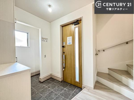 ���� ���ċA���Ă��Ă��A�������܁I�����������Ȃ�A�D�����}������Ă�����ԂɂȂ��Ă��܂��B
���邭��������錺�ւł��I