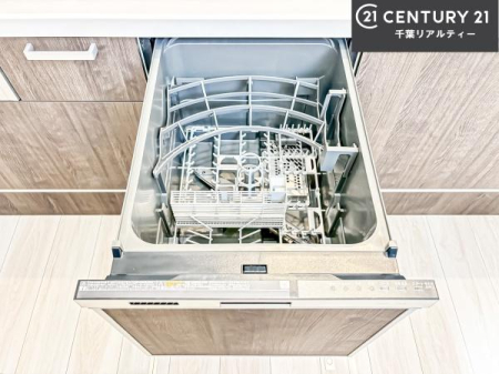 �L�b�`�� �H��@�t���̃L�b�`���ł��I�Z���������r��h�~�Ƃ��đ�ϊ��􂷂�֗��Ȏd�l�ł��I�r���g�C���Ȃ̂ŃL�b�`���̏ꏊ����炸�����X�y�[�X���L���g�����Ƃ��o���܂��I