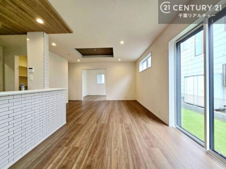 ���r���O �傫�ȑ����炽���Ղ�̗z���������閾�邢���r���O�B�J�����̂��郊�r���O�ŉƑ��c���̂��났�̎��Ԃ��߂����܂��I