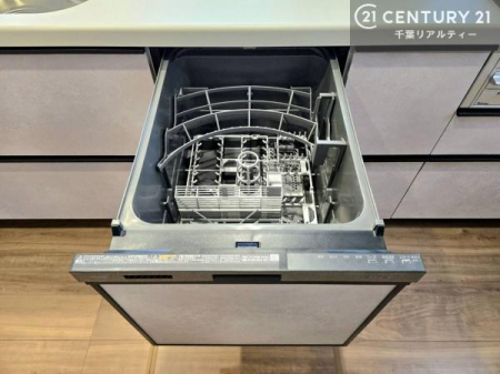 �L�b�`�� �H��@�t���̃L�b�`���ł��I�Z���������r��h�~�Ƃ��đ�ϊ��􂷂�֗��Ȏd�l�ł��I�r���g�C���Ȃ̂ŃL�b�`���̏ꏊ����炸�����X�y�[�X���L���g�����Ƃ��o���܂��I