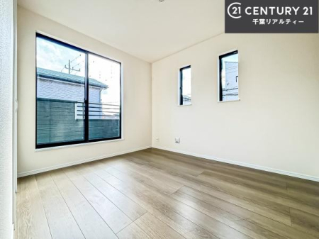 ���r���O�ȊO�̋��� �V���v���Ƀf�U�C������Ă��邽�߁A�Ƌ��I�т܂���I
���C�ɓ���̉Ƌ��u���Ă��낰���Ԃ���邱�Ƃ��ł��܂��B