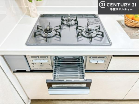 �L�b�`�� �R�����͎O������̂ł������̓����i�s���ł��܂��B
�������O�����t���ł��B�����X�y�[�X���L�X���Ă���׍�Ƃ����₷���I�g�����肪�ǂ��V�X�e���L�b�`���ł��I