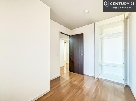 ���r���O�ȊO�̋��� ���[�X�y�[�X�����Ă��܂��I�������X�b�L�����ڂ��鎖���ł��܂��ˁB
�Ƌ��I�΂Ȃ��V���v���ȃf�U�C���ׁ̈A�Ƌ��I�΂����C�ɓ���̋�ԍ�肪�ł������ł��ˁB