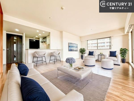 ���r���O �Ƌ��CG�p�[�X�ł��B�J�����̂���L�XLDK�I�\�t�@�[��_�C�j���O�e�[�u����u���Ă������ɂȂ�Ȃ��̂ŉ��K�ɉ߂����܂��I