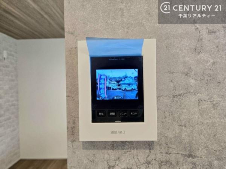 ���̑����� TV���j�^�[�t���C���^�[�z��������A�K��҂��f���Ŋm�F���Ă���Ή��ł��邽�߁A�h�Ɩʂ����S�ł��B���q�l�̂�����Ԏ��ɂ��S�����A���Ƒ��̈��S�E���S�ȕ�炵���T�|�[�g���܂��B