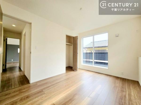 �m�� �S�����Ɏ��[�X�y�[�X����������m�ۂ����A�g������̗ǂ��Z�܂��B�e���������ƂɈߗނ���p�i����������Ɛ����ł��邽�߁A��������}������������Ԃ�ۂĂ܂��B