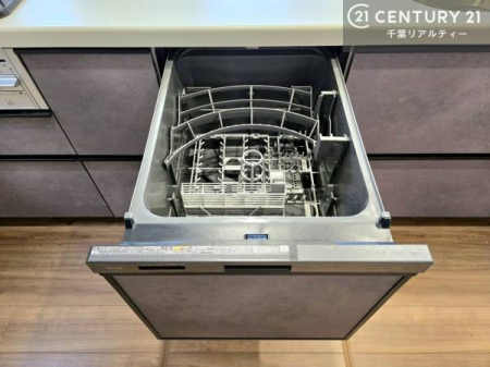 �L�b�`�� �H��@�t���̃L�b�`���ł��I�Z���������r��h�~�Ƃ��đ�ϊ��􂷂�֗��Ȏd�l�ł��I�r���g�C���Ȃ̂ŃL�b�`���̏ꏊ����炸�����X�y�[�X���L���g�����Ƃ��o���܂��I