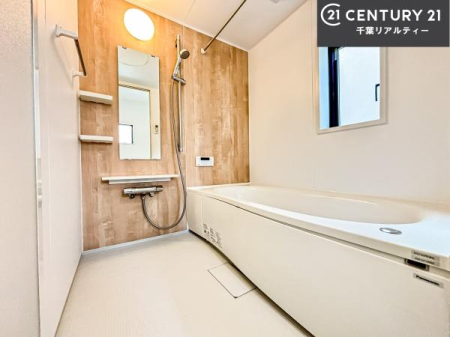 ���� �������������l�̕��͋C�̃o�X���[���́A�����o�Ă��ăo�X�^�C�����[���I
���d���撣���Ă��邲�J���ɂ��D�݂̓����̓����܂����āA�y����ł݂Ă͂������ł��傤���H