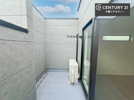 �o���R�j�[ �L�X�Ƃ��Ă���o���R�j�[�ł��I
�����󕨂������̂͂������A���ɓ�����Ȃ��炭�났�^�C��������܂��I