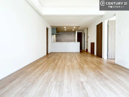 ���r���O �S�n�ǂ����r���O�͉Ƒ������R�ƏW�܂�܂��B�Ƒ��c�R�̎��Ԃ����������ł��B���Ƒ��ƁA����w�[���������Ԃ��߂��������ł��ˁB���邭�J���I�ȋ�Ԃł��B