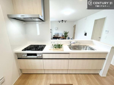 �L�b�`�� ��Ƃ����₷���V�X�e���L�b�`���ł��I���[����������t���Ă���̂ŁA�����X�y�[�X�ɕ���u���Ȃ��čςނ̂ŁA�L�X�g���āA���K�ɍ�Ƃ��ł��܂��I