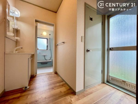 ���ʑ�E���ʏ� �g�Ȃ�𐮂�����ʏ��́A���������厖�ł��I������̐������̂��镵�͋C�����o�I�C�����悭���g�����������܂��B�L�X�����X�y�[�X���������ł��ˁI
