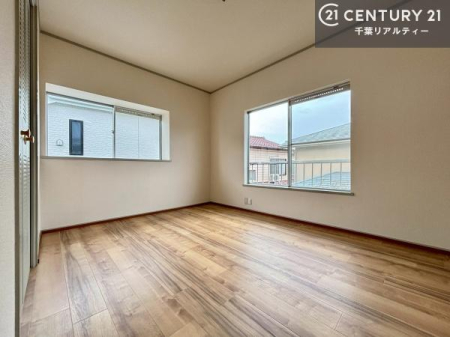 �m�� ���邭���ʂ��̗ǂ������ł��B�u�V���v���v�Ƀf�U�C�����ꂽ�����B���R�x�������̂ŉƋ�⃌�C�A�E�g�ł��D�݂̋�Ԃ�n��グ���܂��B�����x�A���n�ɂĂ��m�F���������B