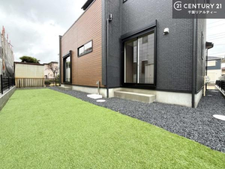 �� ������Ƃ�������X�؁[�X���t���Ă��܂��I�K�[�f�j���O���y���߂����ł��ˁB