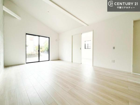 ���r���O �傫�ȑ����炽���Ղ�̗z���������閾�邢���r���O�B�J�����̂��郊�r���O�ŉƑ��c���̂��났�̎��Ԃ��߂����܂��I