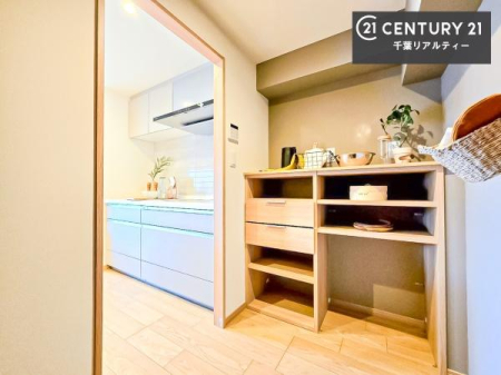 ���[ �p���g���[�t���I���Ă�������A�H�ނ̃X�g�b�N���X�b�L�����ڂ��邱�Ƃ��ł��܂��I
���񌻒n�ł��m���߂��������B