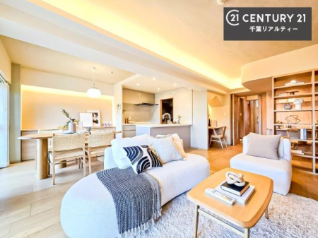 ���r���O �J�����̂���L�XLDK�I�\�t�@�[��_�C�j���O�e�[�u����u���Ă������ɂȂ�Ȃ��̂ŉ��K�ɉ߂����܂��I�R�~���j�P�[�V���������₷�����r���O�ł��B