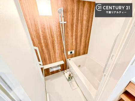 ���� �������������l�̕��͋C�̃o�X���[���́A�����o�Ă��ăo�X�^�C�����[���I
���d���撣���Ă��邲�J���ɂ��D�݂̓����̓����܂����āA�y����ł݂Ă͂������ł��傤���H