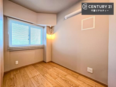 �m�� �V���v���Ƀf�U�C������Ă��邽�߁A�Ƌ��I�т܂���I
���C�ɓ���̉Ƌ��u���Ă��낰���Ԃ���邱�Ƃ��ł��܂��B