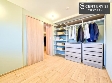 �Q�� ���[�X�y�[�X����������m�ۂ���Ă��邽�߁A���������w�p�i���T�b�ƕЕt���A���ł��X�b�L���B
�Y��ȋ�Ԃ��ۂĂ܂��I