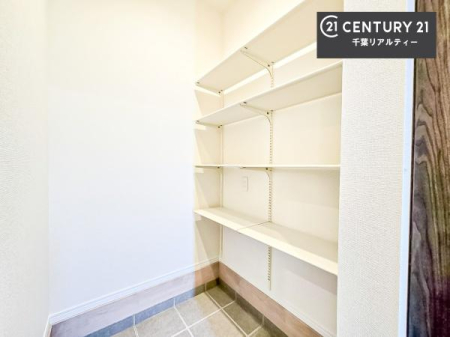 ���[ �V���[�Y�C���N���[�N�t���ł��I�V���[�Y�����łȂ��x�r�[�J�[��܂��ݎ��]�ԁA�A�E�g�h�A�p�i���X�b�L���ƕЕt�����܂��I