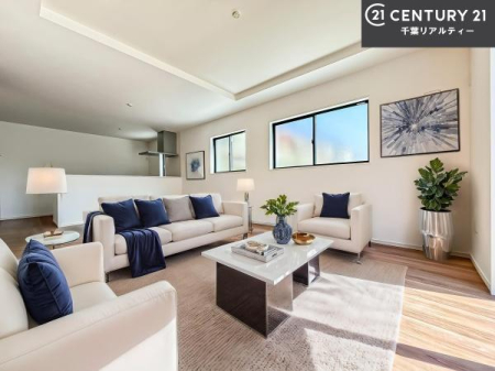 ���r���O �Ƌ��CG�p�[�X�ł��B��؂ȉƑ����W�܂邩�炱��LDK�ɂ͂�����肽���B
�q�����������C�ɏ΂��Ȃ��瑖�����Ă���p�����������u�L���Ƃɂ��ėǂ������v�Ǝv���u�Ԃł��B