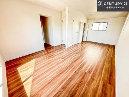 �Q�� ���[�͂̂���m���ł��B����������������L�X�Ǝg���ċC�������ǂ��ł��I
�L���C�Ȗ��邢�������ŉ߂����̂́A�X�ɂ̂�т�������ł��܂��ˁI