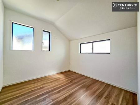 �q������ �V���v���Ƀf�U�C������Ă��邽�߁A�Ƌ��I�т܂���I
���C�ɓ���̉Ƌ��u���Ă��낰���Ԃ���邱�Ƃ��ł��܂��B