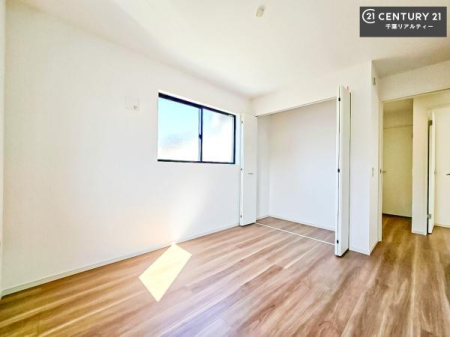 �q������ ���[�X�y�[�X����������m�ۂ���Ă��邽�߁A���������w�p�i���T�b�ƕЕt���A���ł��X�b�L���B
�Y��ȋ�Ԃ��ۂĂ܂��I