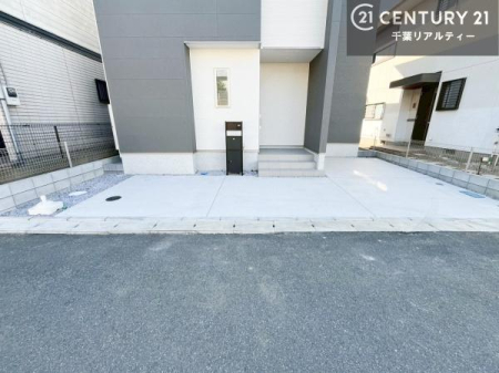 ���ԏ� ���ԃX�y�[�X��2�䕪����܂��I�Z�J���h�J�[�͂������A�o�C�N�⎩�]�ԂȂǂ��u���ꏊ�ɍ���܂���B