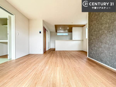 ���r���O �傫�ȑ����炽���Ղ�̗z���������閾�邢���r���O�B�J�����̂��郊�r���O�ŉƑ��c���̂��났�̎��Ԃ��߂����܂��I