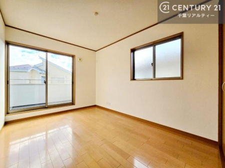 �m�� ���J�Ƀ��m�x�[�V�������ꂽ�Â��ǂ��}���V�����B�������������͋C�ƌ���I�ȉ��K�������a���A���@�ɐ��܂�ς��܂����B�ݔ����[�����A�������\�̗��z�I�ȏZ�܂��ł��B