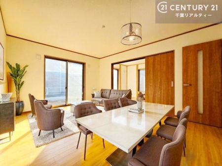 ���r���O �Ƌ��CG�p�[�X�ł��B��؂ȉƑ����W�܂邩�炱��LDK�ɂ͂�����肽���B
���t�H�[���Ő��܂�ς�������@�ŐV���������͂������ł����I