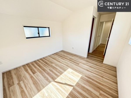 �Q�� ���[�͂̂���m���ł��B����������������L�X�Ǝg���ċC�������ǂ��ł��I
�L���C�Ȗ��邢�������ŉ߂����̂́A�X�ɂ̂�т�������ł��܂��ˁI