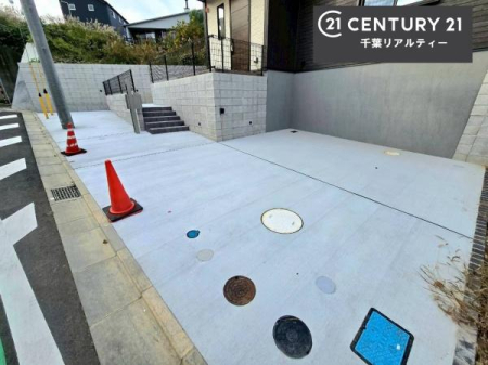 ���ԏ� ���ԃX�y�[�X��2�䕪����܂��I�Z�J���h�J�[�͂������A�o�C�N�⎩�]�ԂȂǂ��u���ꏊ�ɍ���܂���B