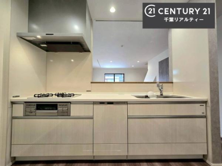 �L�b�`�� ��l�C�̑Ζʎ��V�X�e���L�b�`�����̗p���Ă��܂��I���Ƒ��̃R�~���j�P�[�V���������R�Ƒ�����݌v�ł��B
���q�l�ɂ��ڂ��͂��̂Ŋ������ł��ˁB�L�X�g���ĉ��K�ɍ�Ƃ��i�݂܂��B